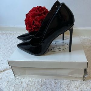 Steve Madden Black Patent Leather Vala  Size 9 Like new condition worn once